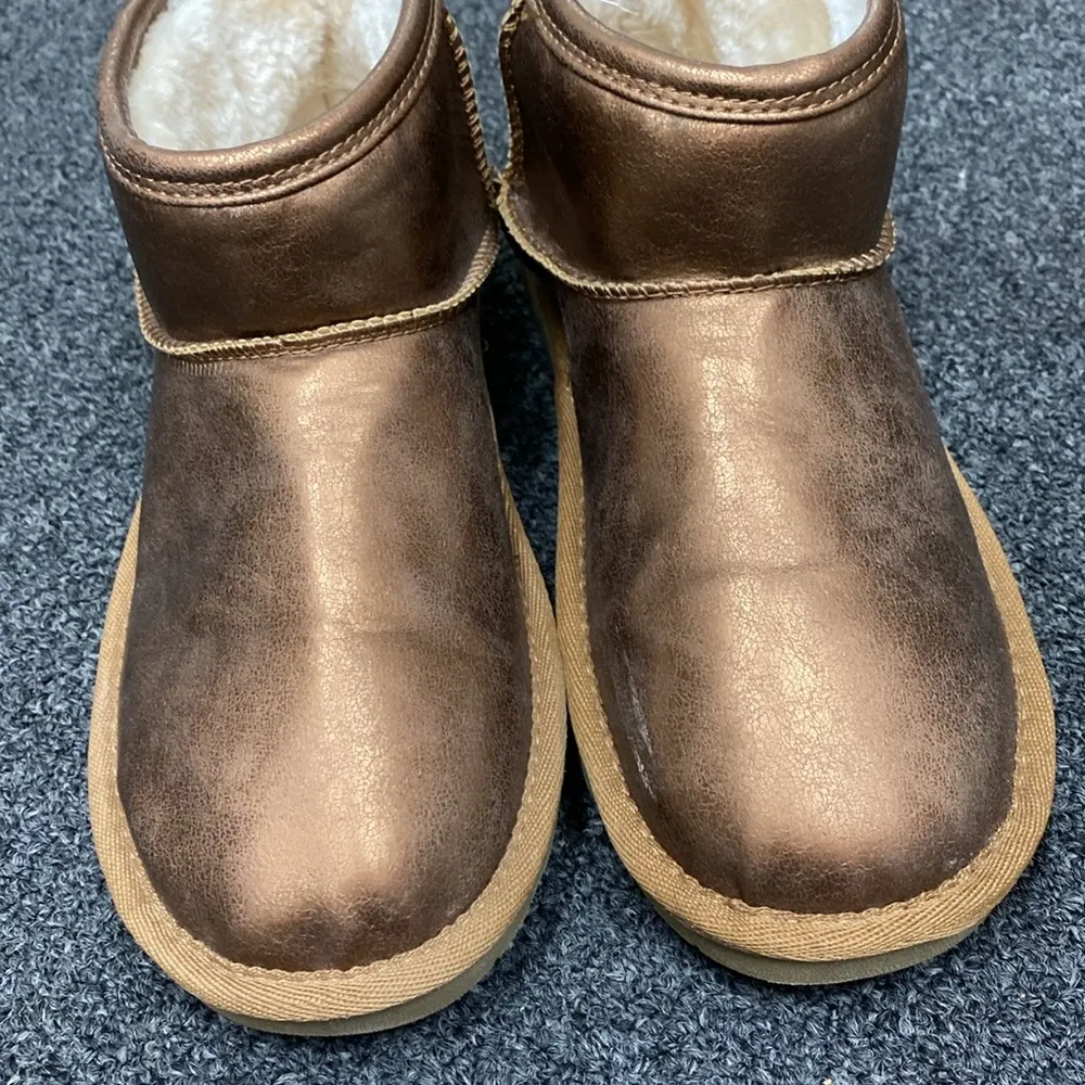 Arizona Jean Co bronze brown foil mini ugg boots ankle shearling lined 7.5 - Image 12