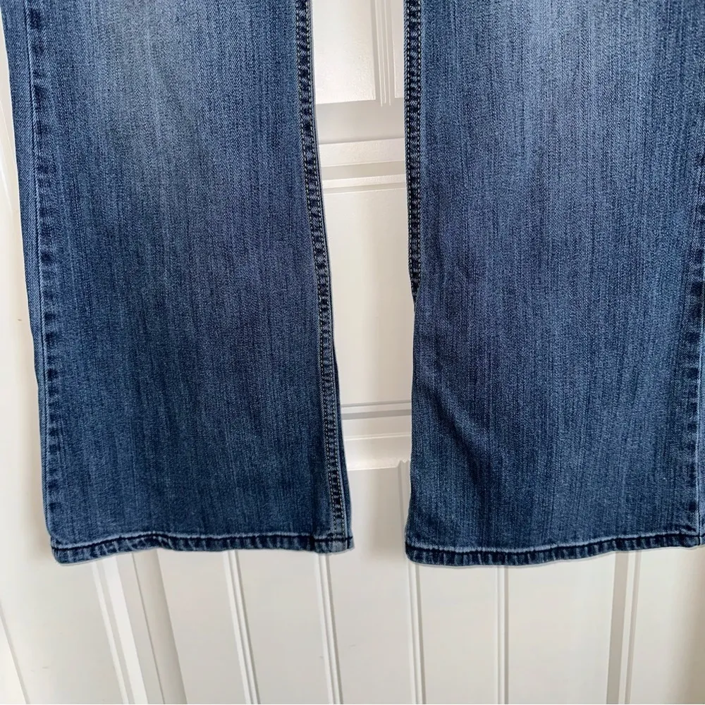 Forever, 21 mid rise, medium wash, wide leg jeans women 34“ x 31“ - Image 5