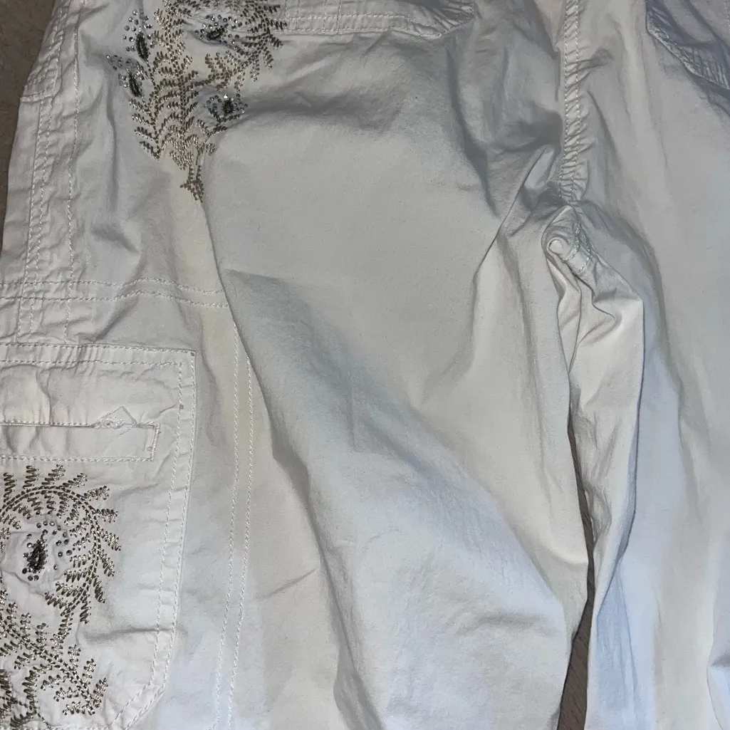 Vintage y2k early 2000s embellished cargo pants White Size 8 - Image 3
