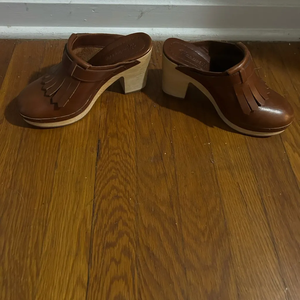 Madewell Brown Leather Fringe Clogs size 6 - Image 4