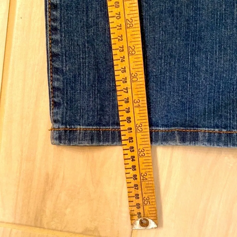 DKNY|| Blue Jeans - Image 8