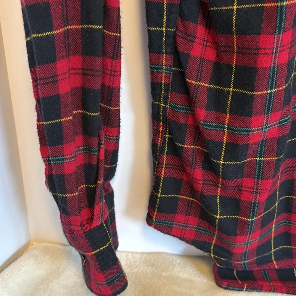 UNIQLO RED AND BLUE GOLD FLANNEL SHIRT L/S SIZE LARGE ONE FRONT POCKET - Image 5