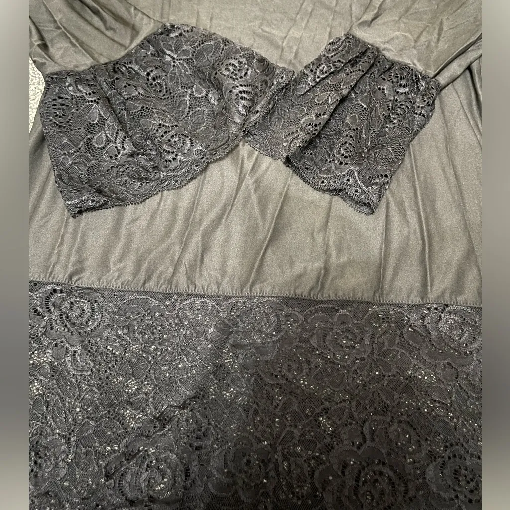 Slinky Brand Opaque Pullover Scalloped Lace Scoop Neck Long Sleeve Top Petite L - Image 4