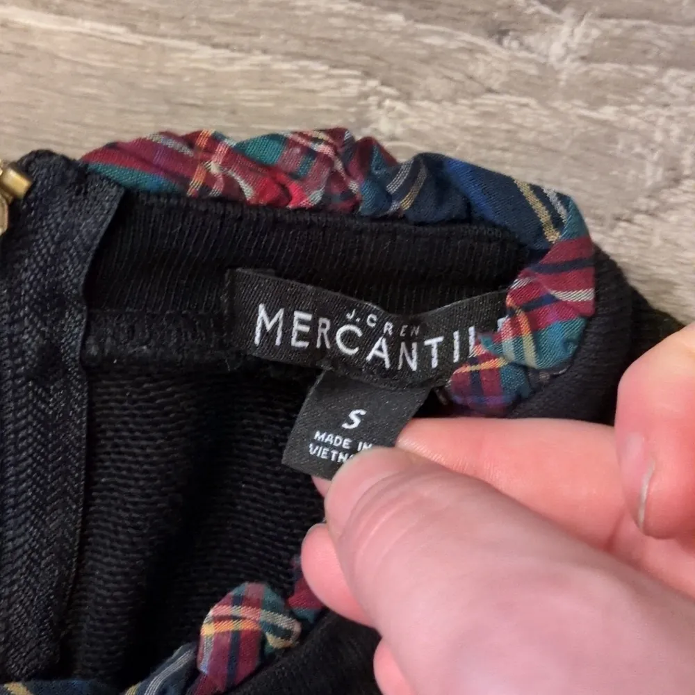 J. Crew Mercantile Tartan Plaid Roffle Edge Sweatshirt Size Small - Image 3