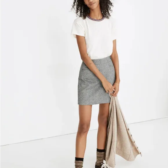 New Madewell Herringbone Assembly A-Line Mini Skirt
Size 2 - Image 2