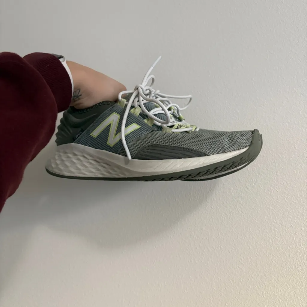 New Balance + FIGS Roav Fresh Foam Women’s 8.5 Olive Green Tennis Shoes - Image 4