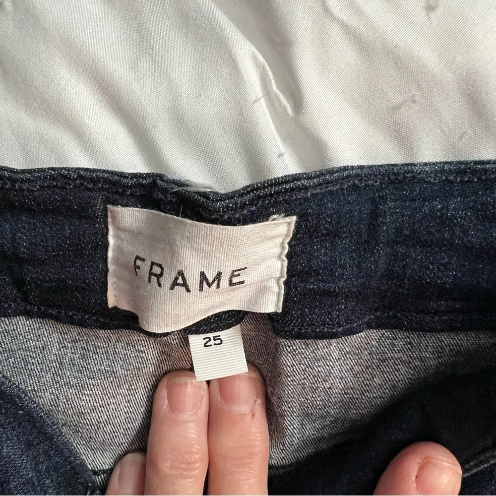 FRAME Le Mini Boot
in Film Noir Women’s button fly jeans - Image 8