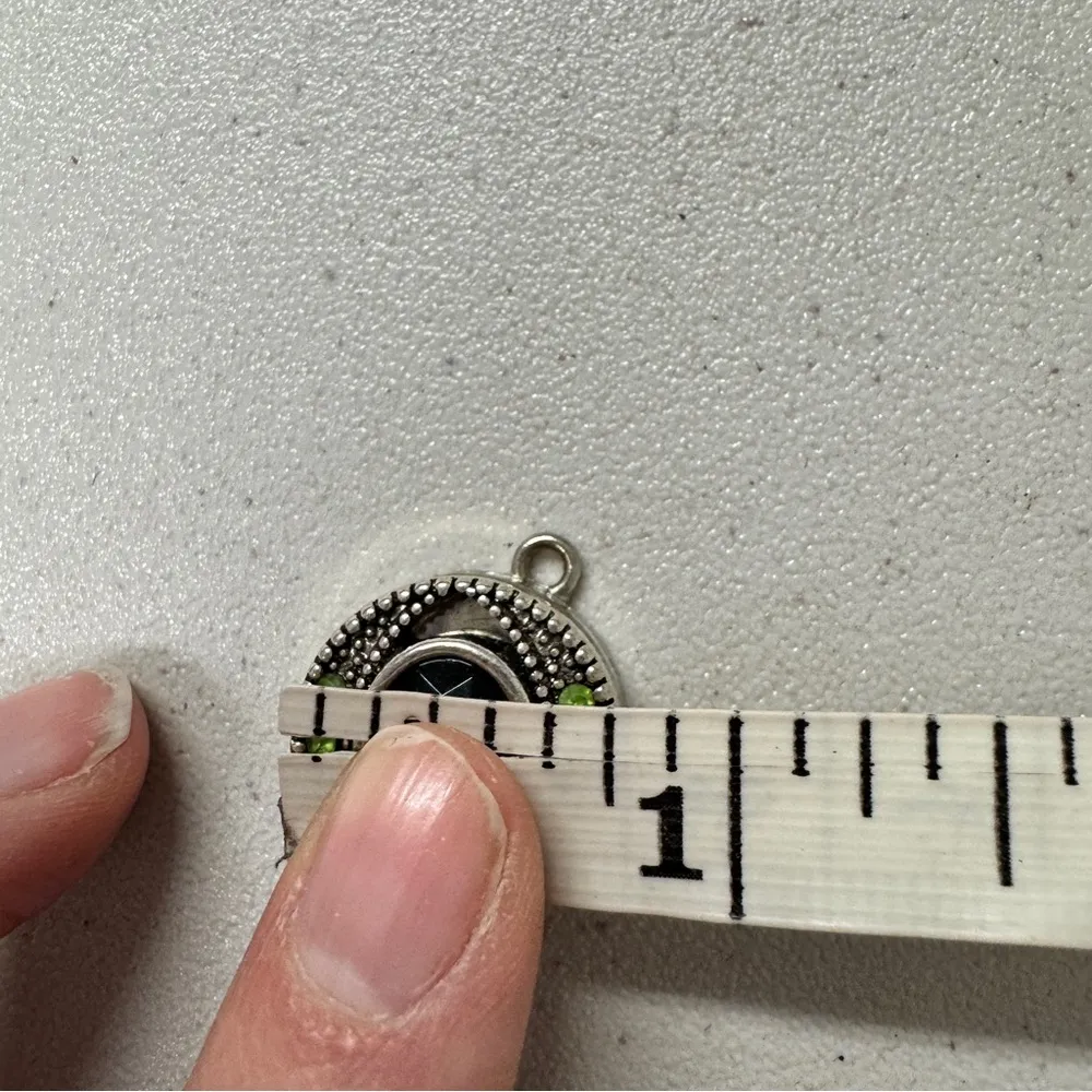 Silver Tone Emerald Green Charm Necklace Pendant Only Womens Jewelry - Image 7