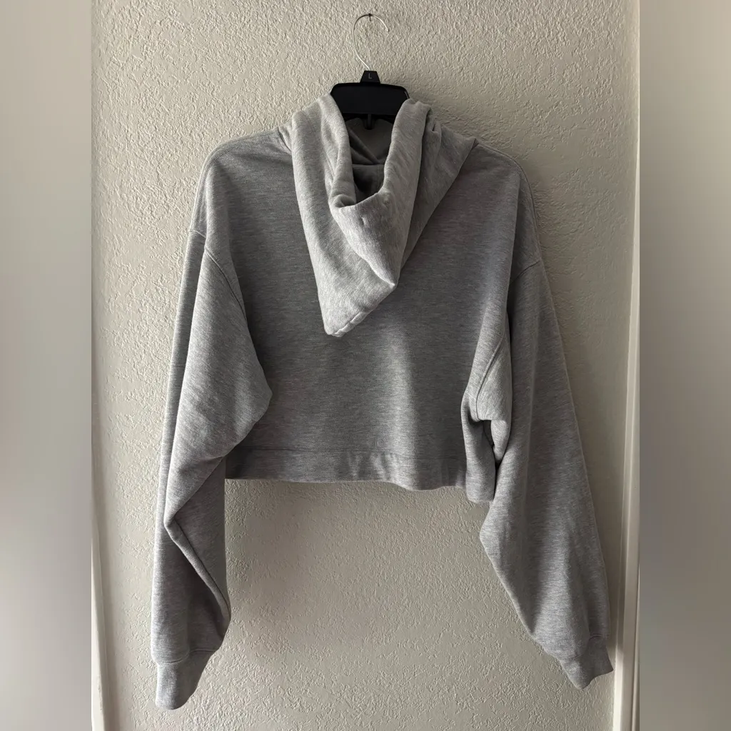 $98 Alo Yoga Bae grey cropped fleece sweatshirt hoodie Size XS - Image 3