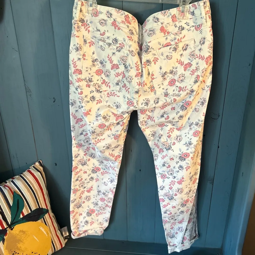 Gap Skinny USA Letter Print/White Floral Jeans, Sz 32R - Image 5