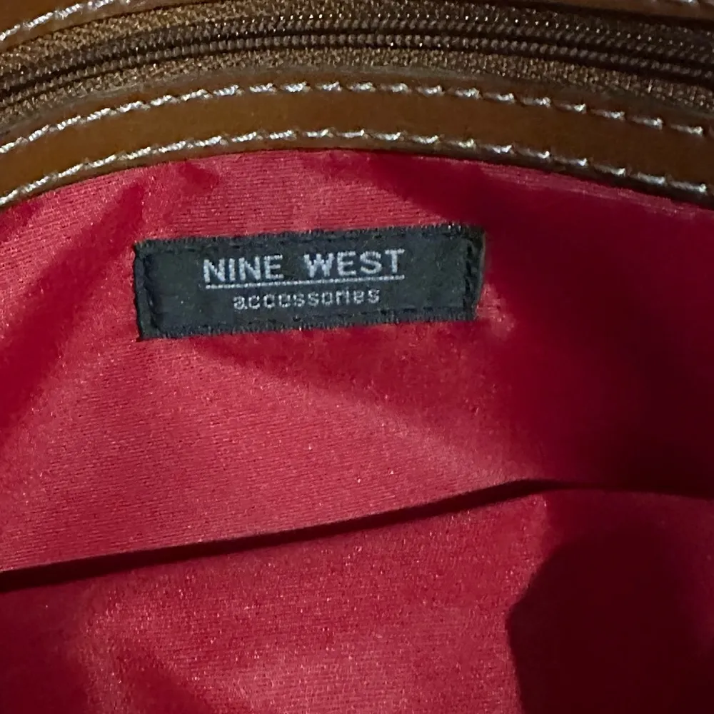 Vintage Leather Nine West Crossbody Bag Purse - Image 8