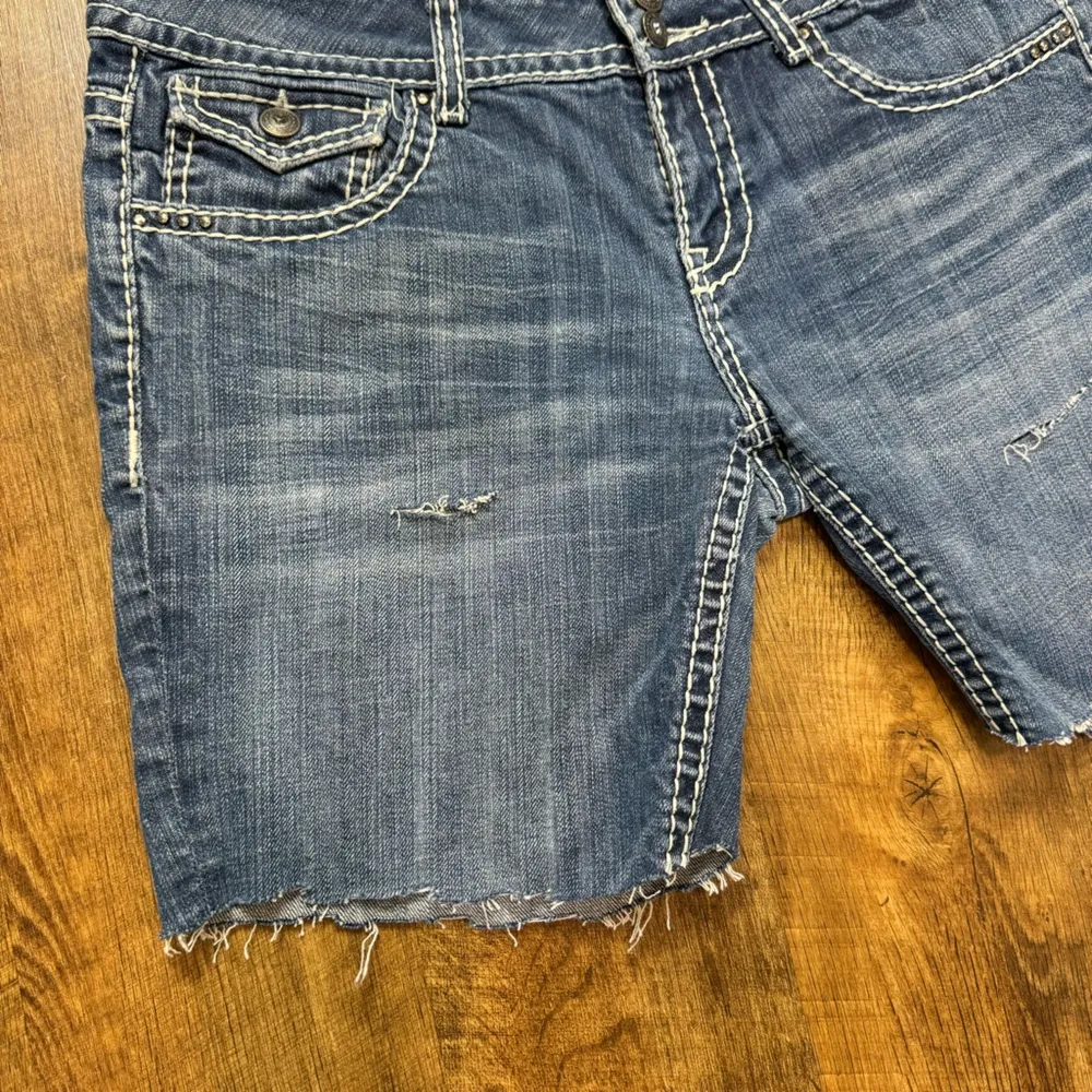 VIGOSS Womens Cut Off Shorts Sz 31 Medium Wash Raw Hem Distressed - Image 5