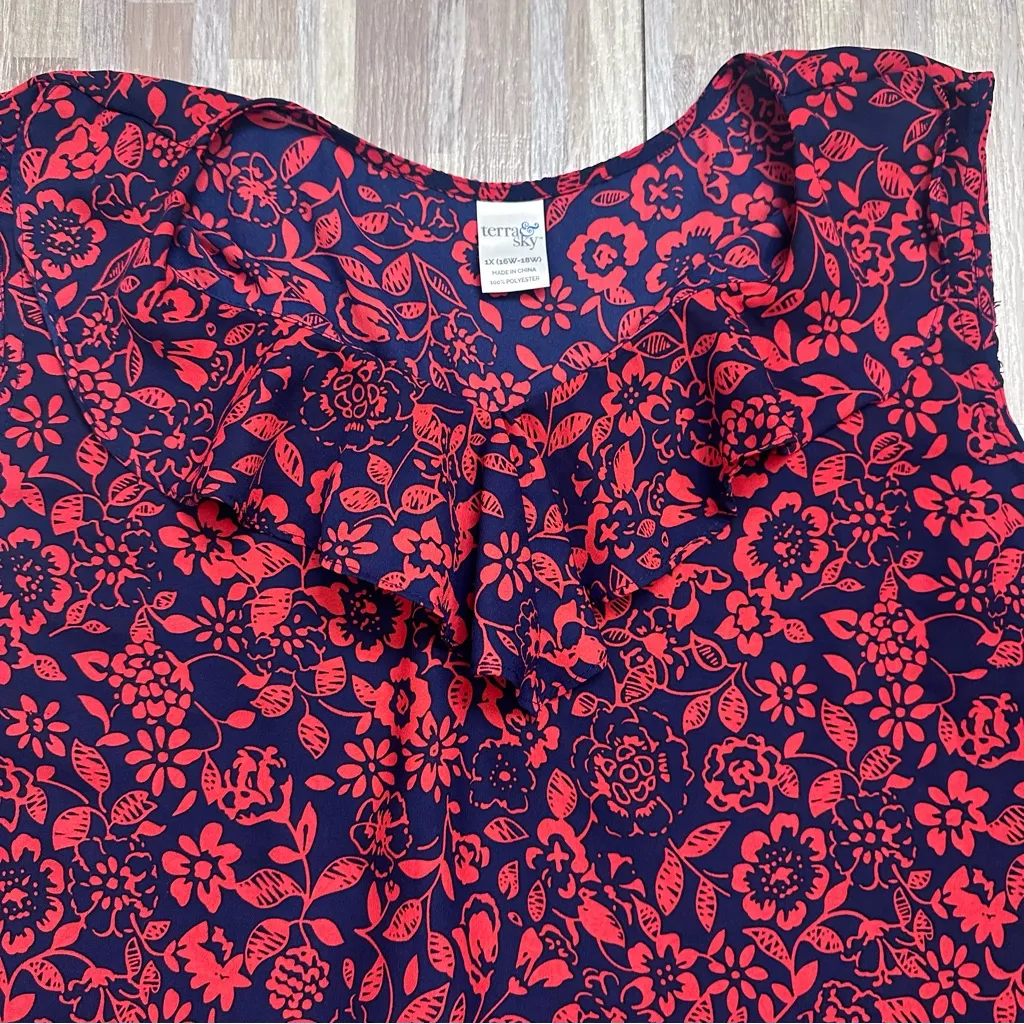Women's Plus Size Floral Sleeveless Top in Red and Blue Size 1X - Image 2
