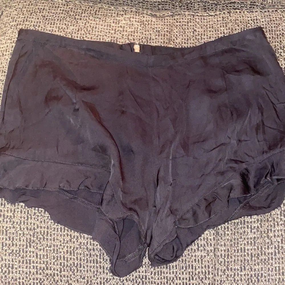 ✨HP✨CHASER SILKY RUFFLE HEM SHORTS✨ - Image 7