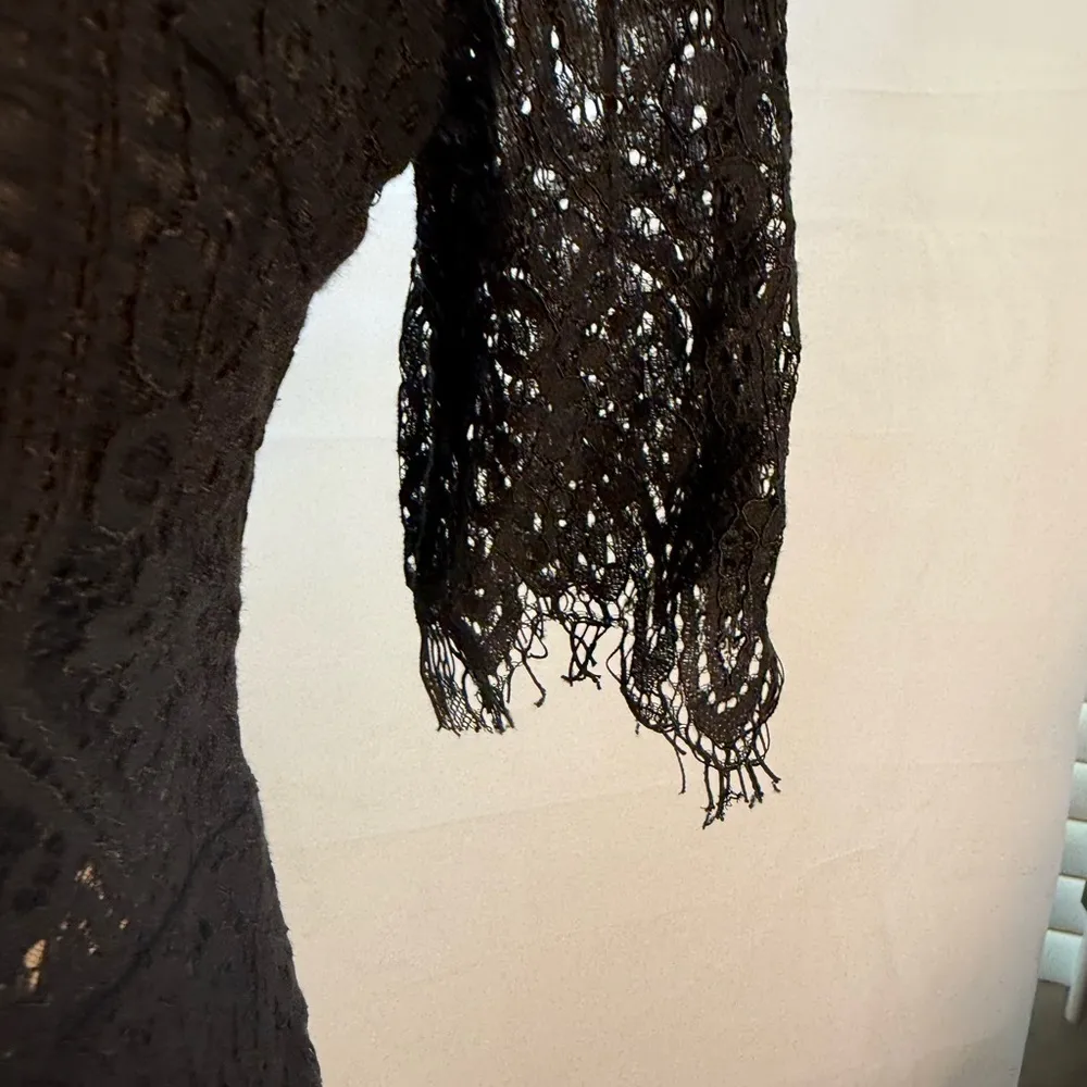 Black Sheath Midi Dress with Crew Neck for Cocktail - Image 2