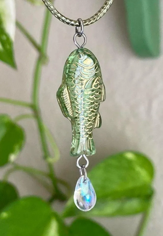 Handmade quality Czech glass green fish boho funky necklace🌀🐟💙 - Image 3