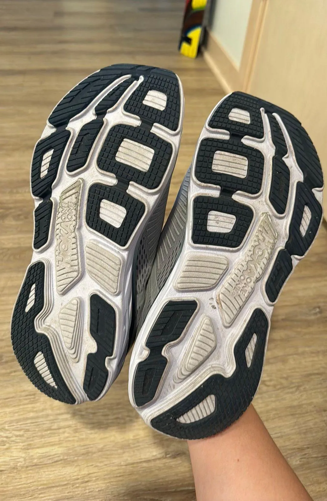 One Running Shoes - Image 4