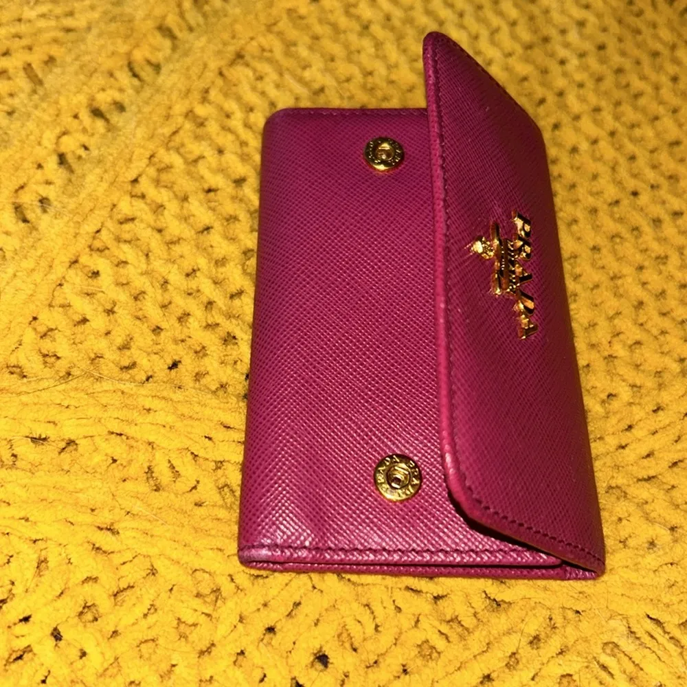 Violet Saffiano Leather Trifold Key Carrier Case - Image 6