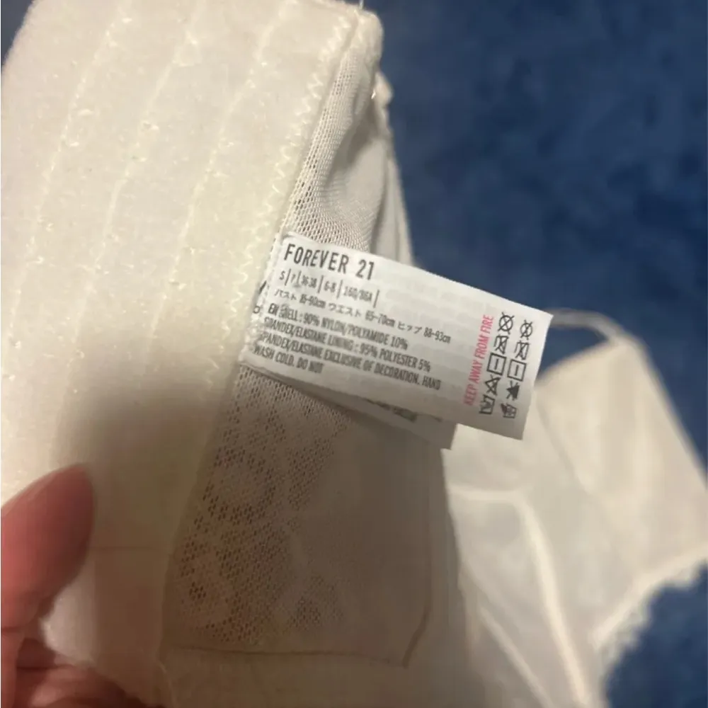 Forever 21 Elegant White Lace Bustier - Image 5