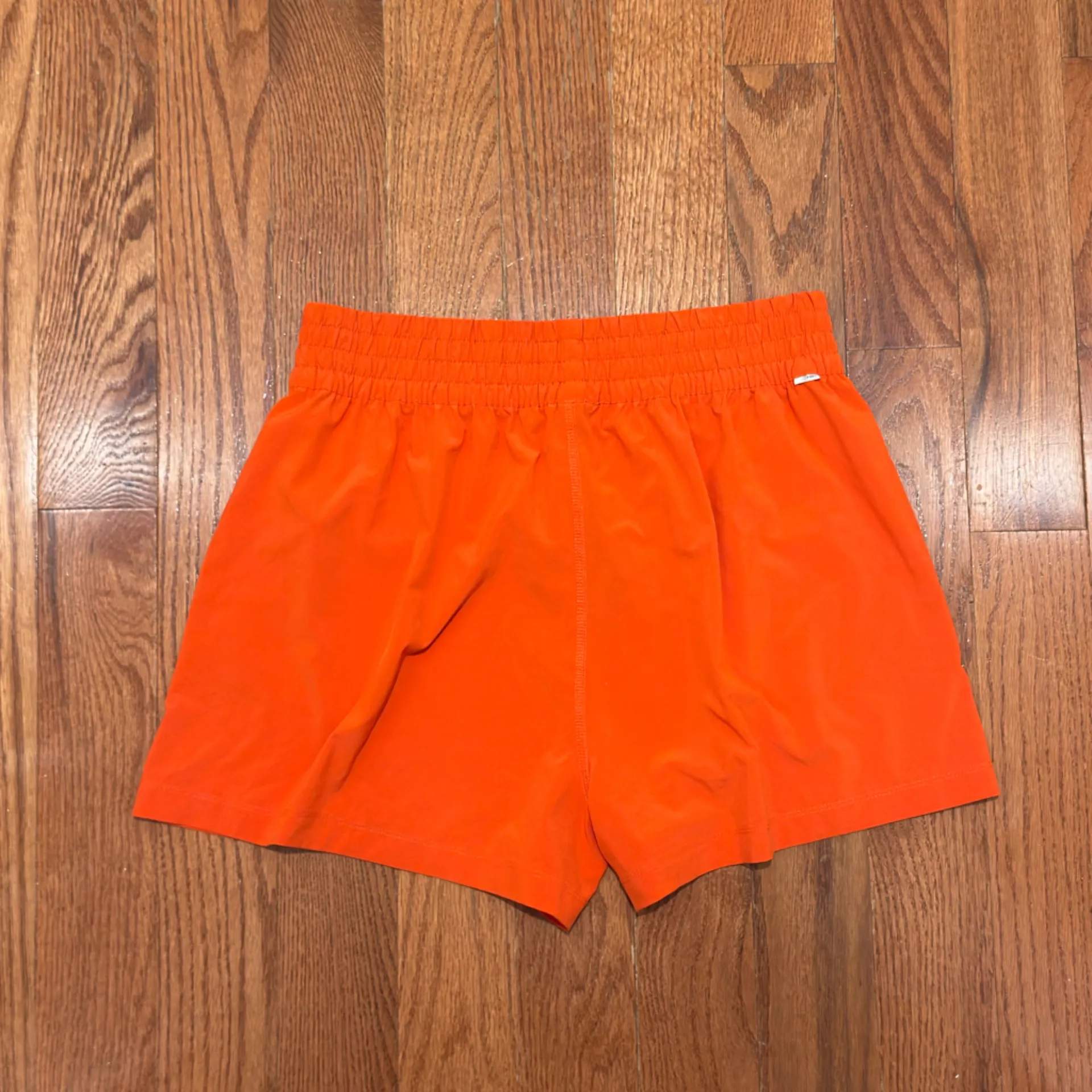 Vuori  Villa Short Size Large NWOT - Image 5