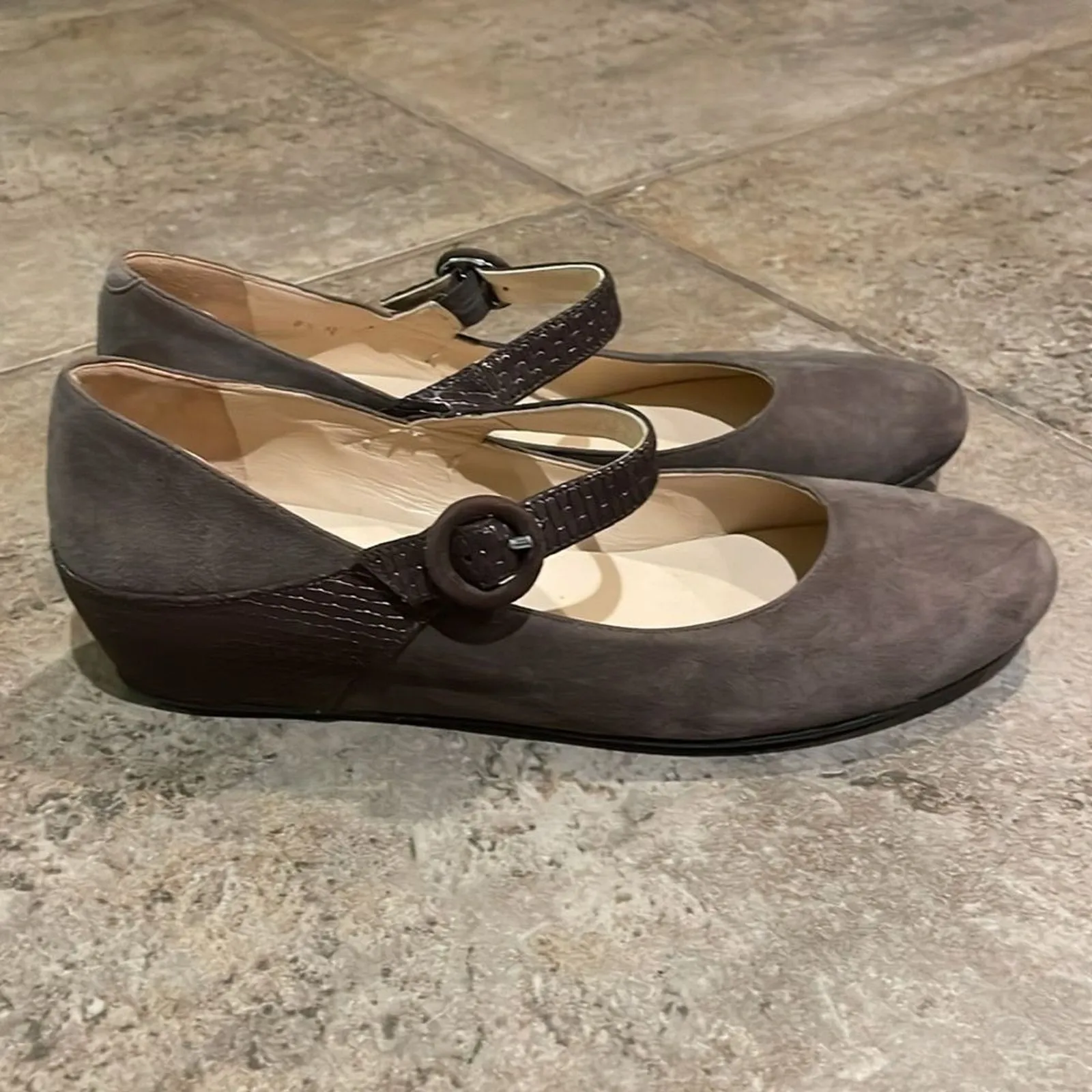 Amalfi by Rangoni Taupe Brown Suede Leather Wedge Mary Jane Shoe Womens 8.5N Size 8.5 - Image 10