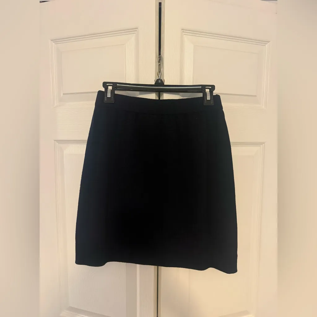 St. John Basics FLAWED Short Skirt Navy Blue Pencil Size 8 - Image 4