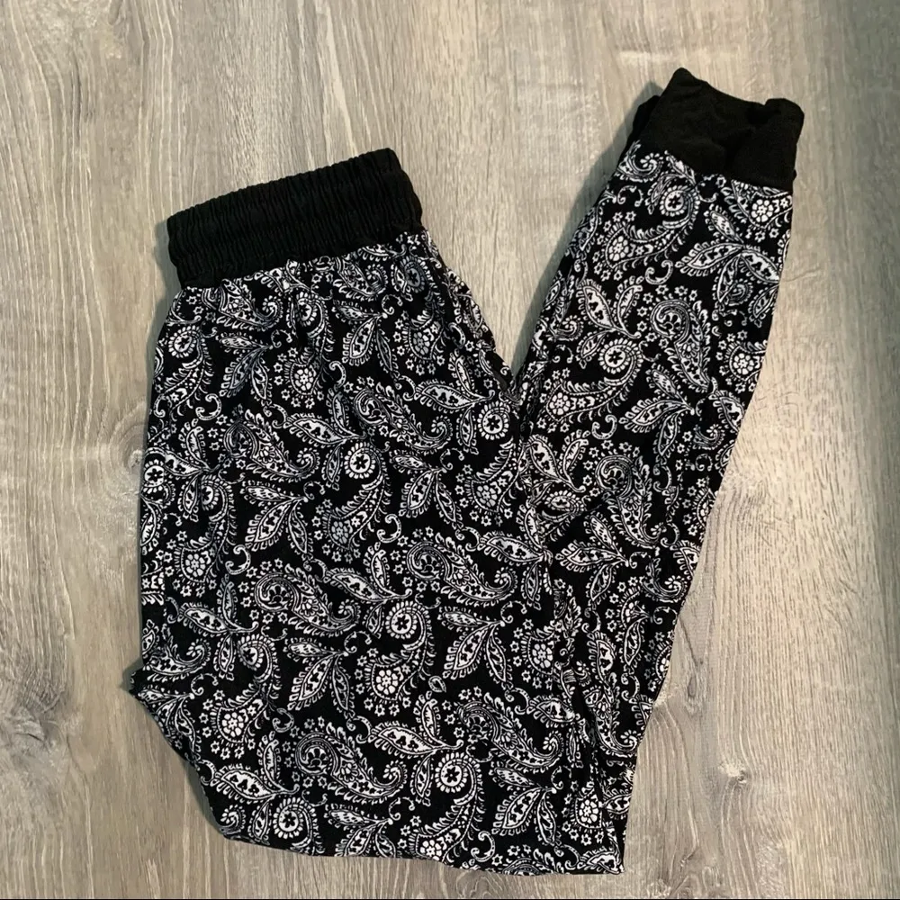 10/$25  Leggings - Image 2