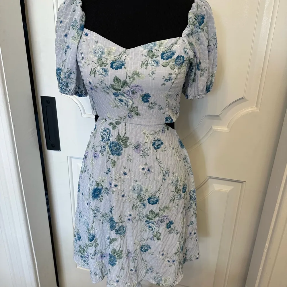 Altar’d State Open Back Floral Puff Sleeve Mini Dress Sweetheart Neck NWOT - Image 3