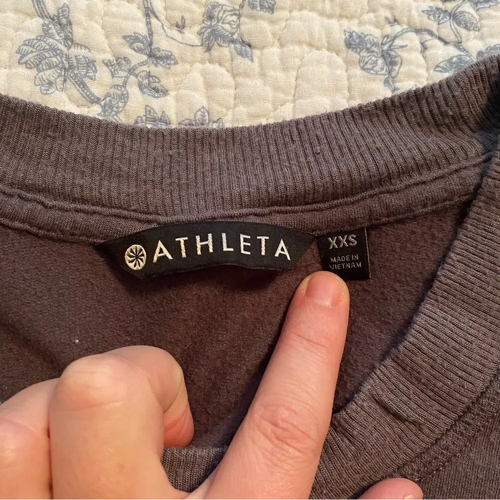 Athleta Gray Crewneck Pullover Sweater Size XXS - Image 2