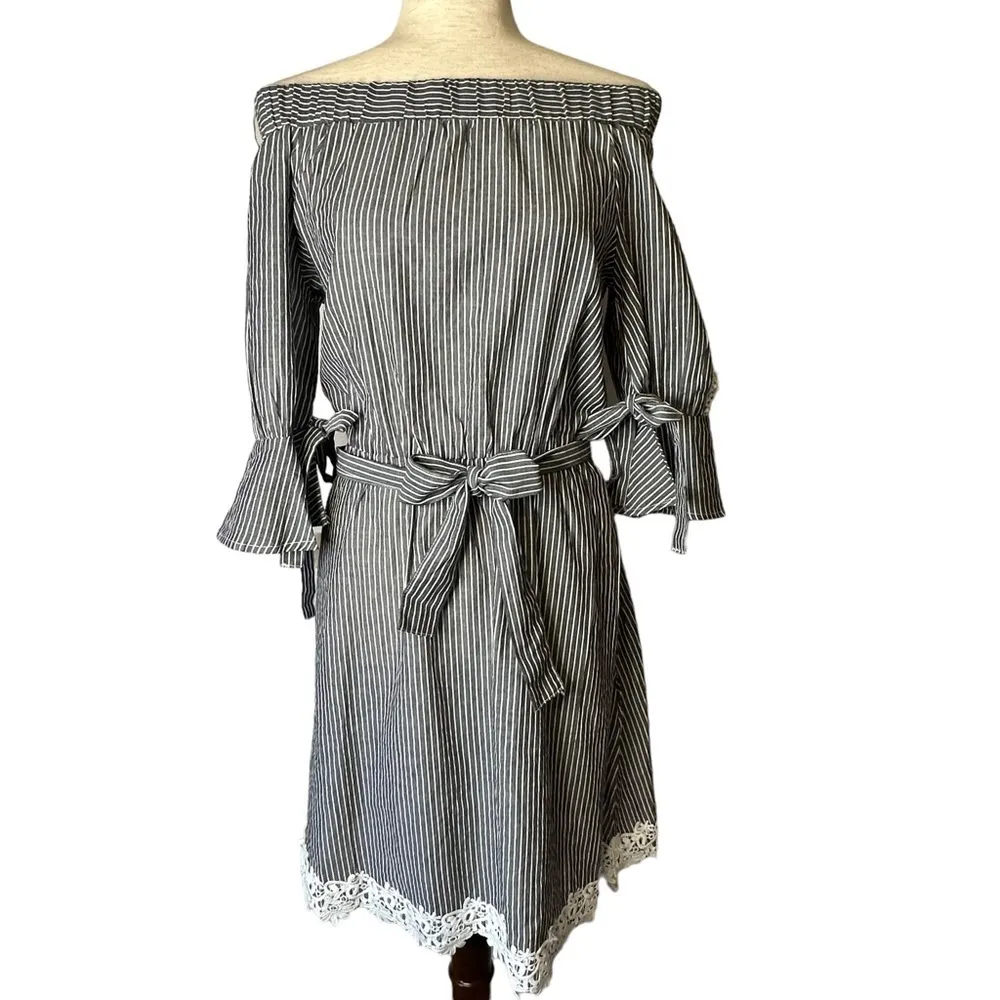 Grifflin Paris Gray White Striped Off Shoulder Dress Size Medium 100% Rayon - Image 3