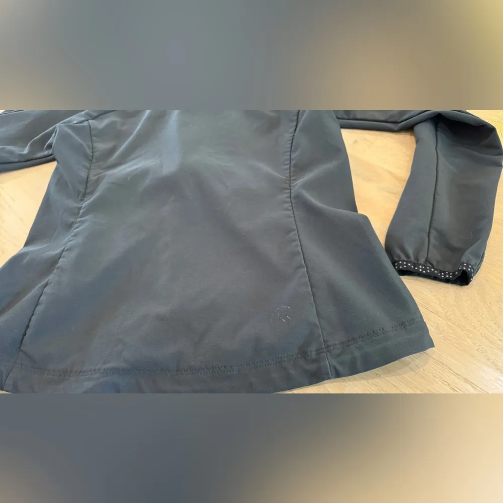 Marmot  women’s softshell black jacket size medium - Image 9