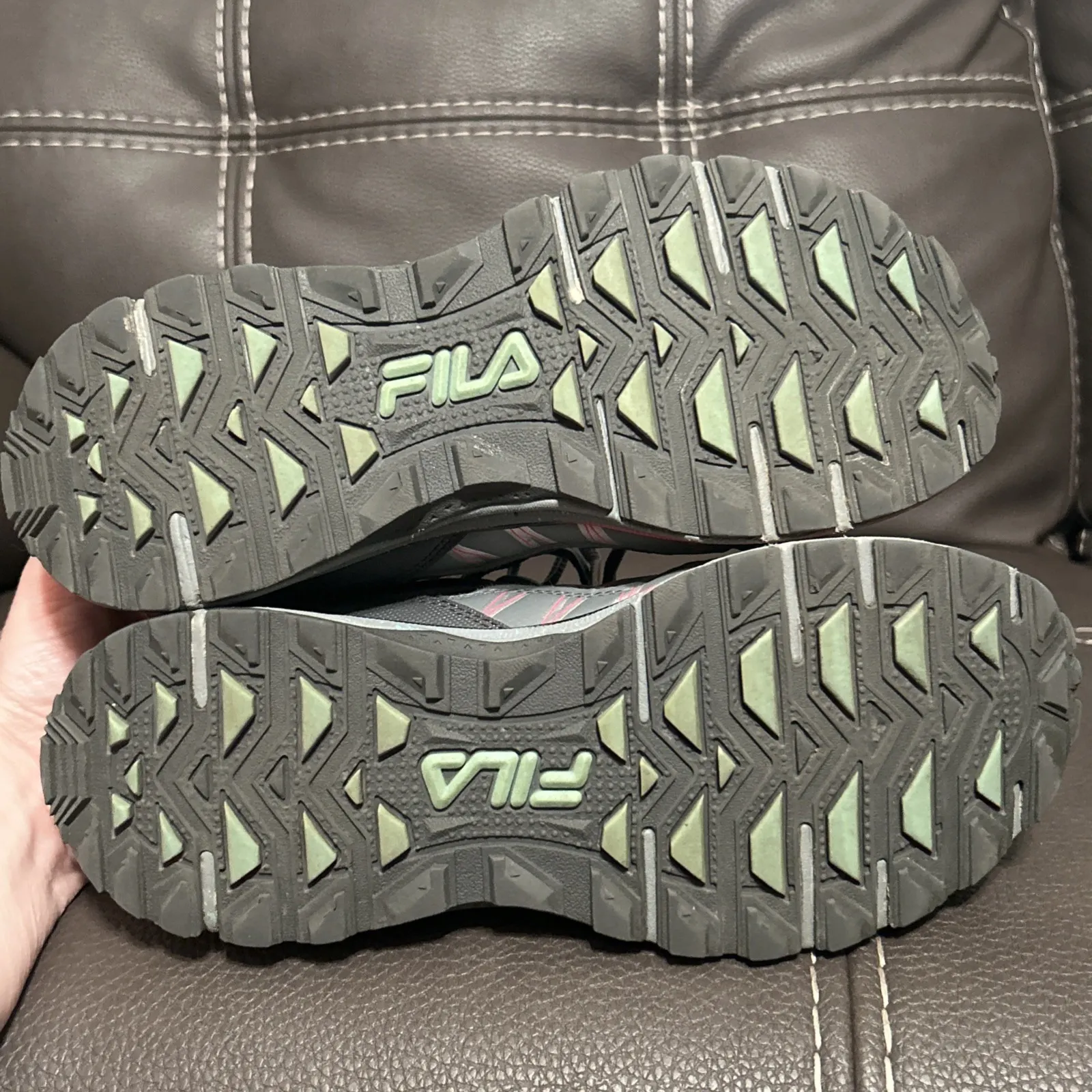 Women's Size 7 1/2 Fila All-Terrain. Athletic Shoes Grey, And Neon Pink. - Image 5