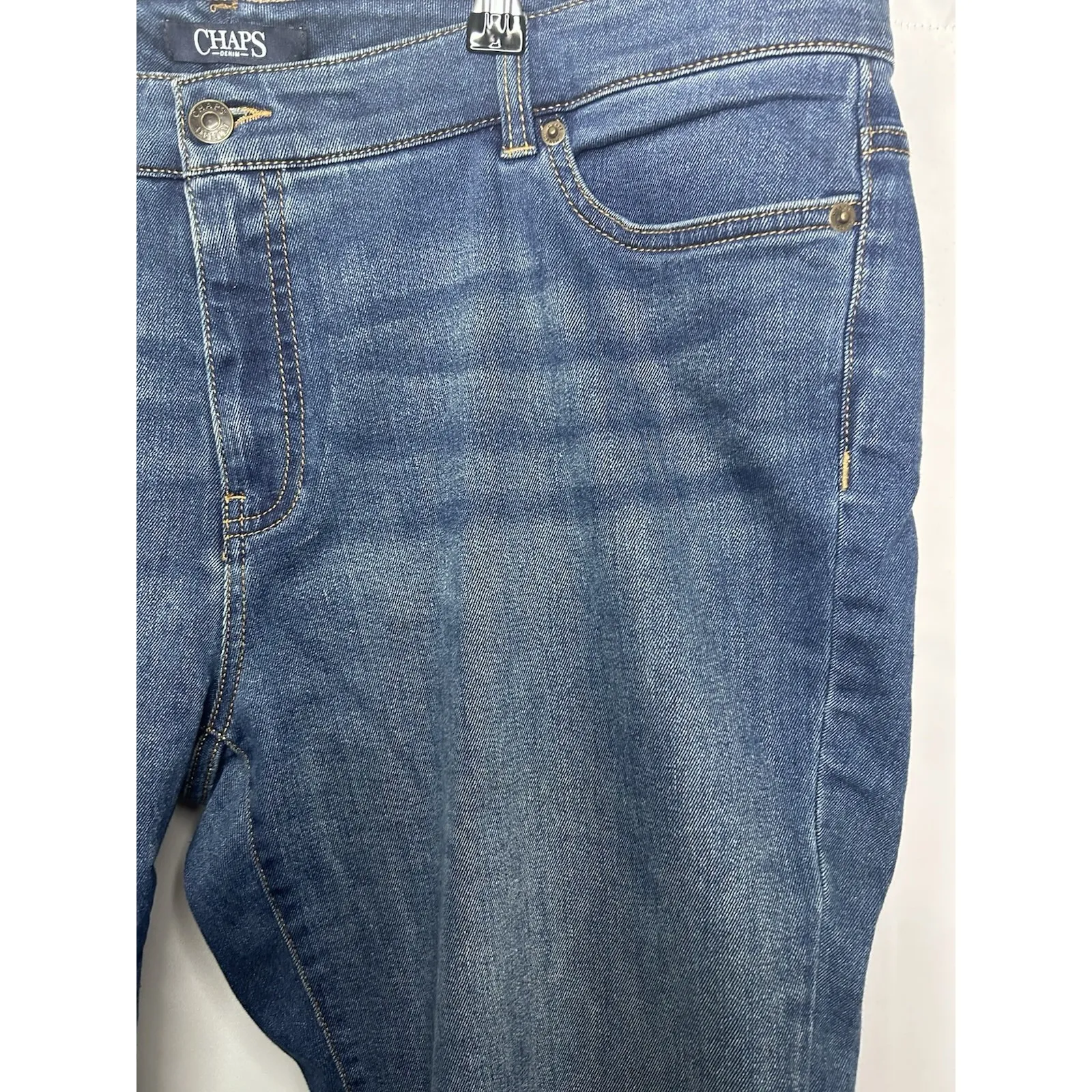 Chaps Women's Size 18 Dark Denim Capris Flat Front - Image 3