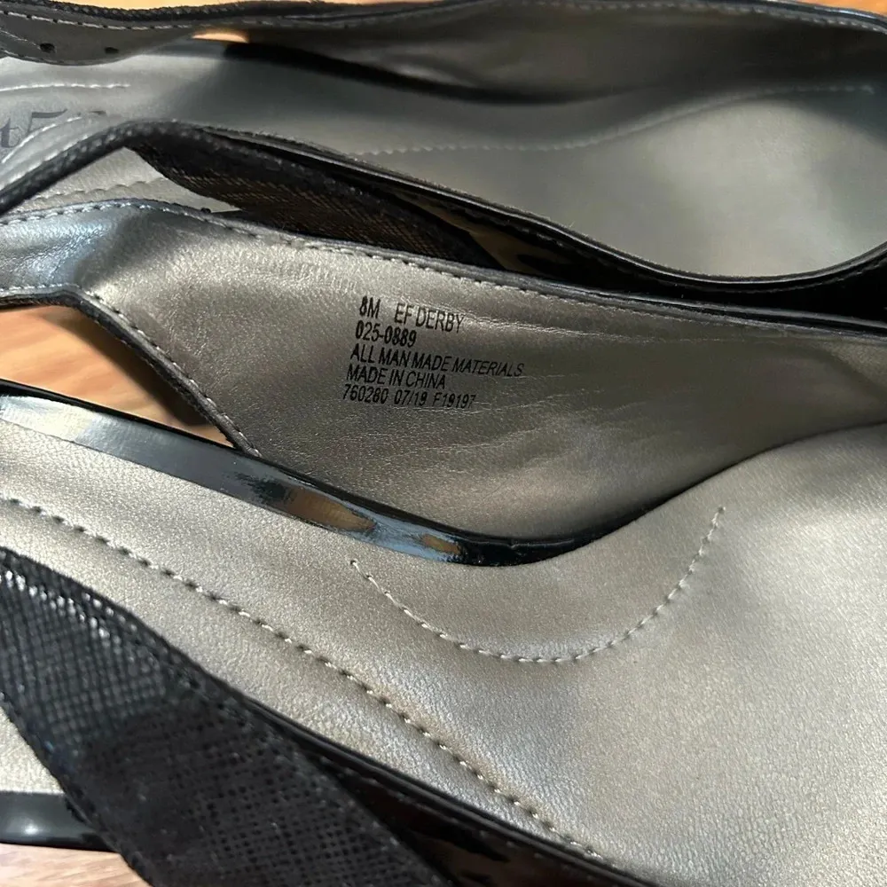 EAST 5TH BLACK PATENT SLINGBACK HEELS - Image 7