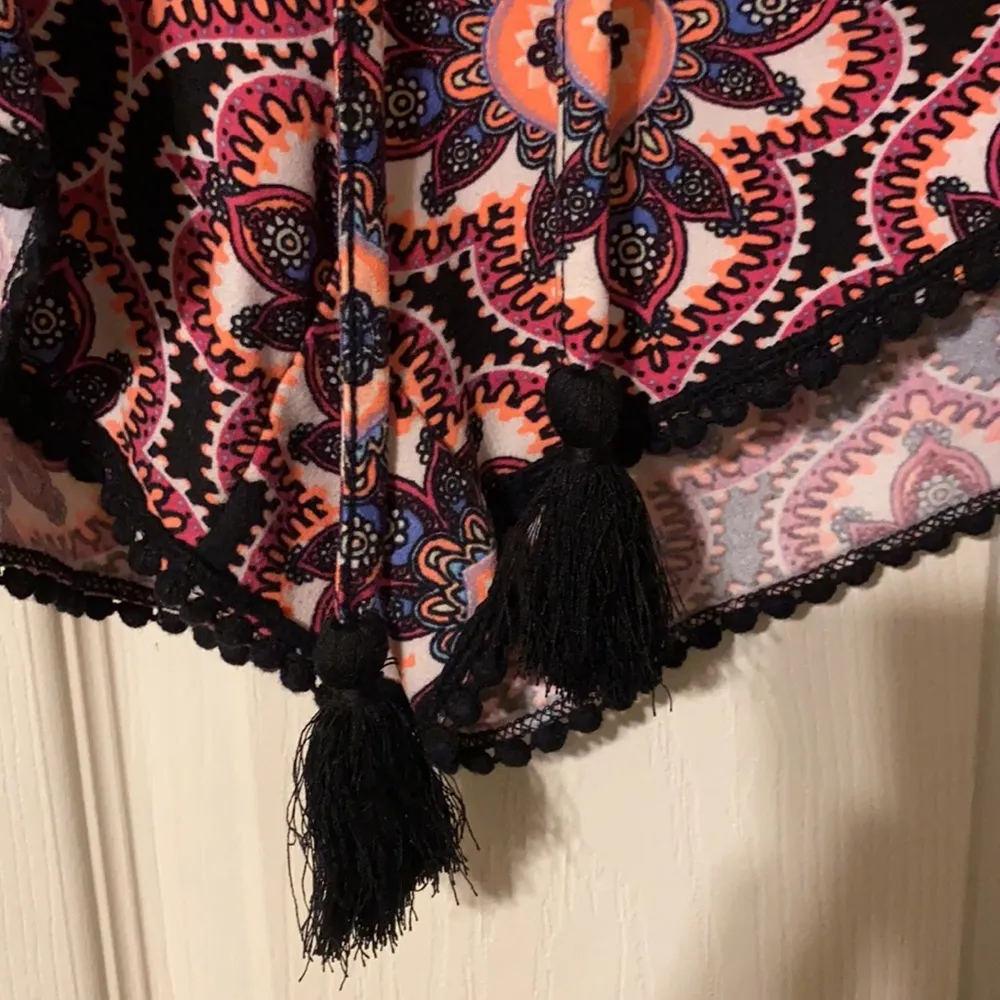 No Boundaries tassel tie print boho shorts - Image 4
