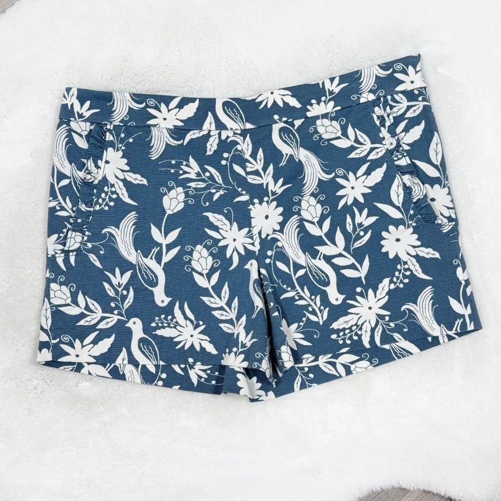 Loft Floral Peacock Bird Ruffle Pocket Riviera Chino Shorts Blue White Size 4 - Image 4