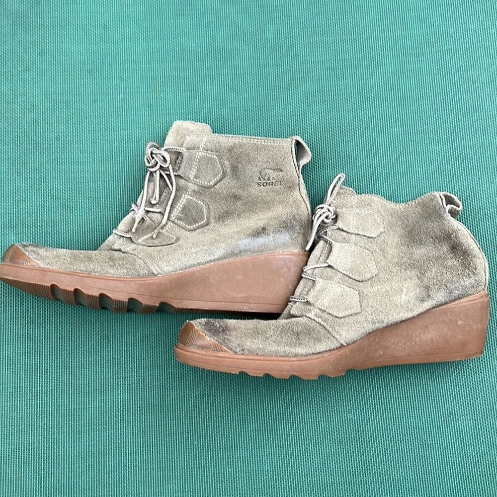Sorel Toronto Green Suede Wedge Ankle Boot size 9.5 - Image 2