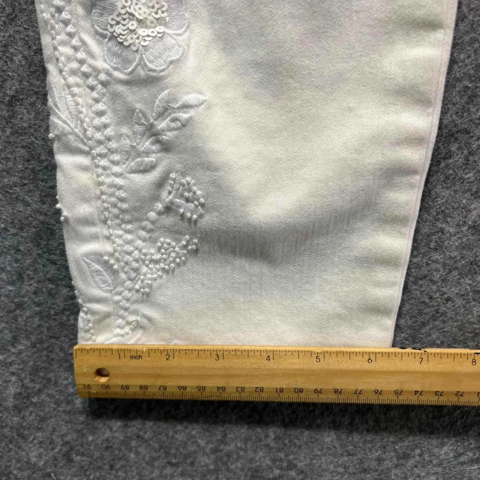 Soft Surroundings‎ White Floral Embroidered Ankle Pants PM Stretch Denim Pull On - Image 5
