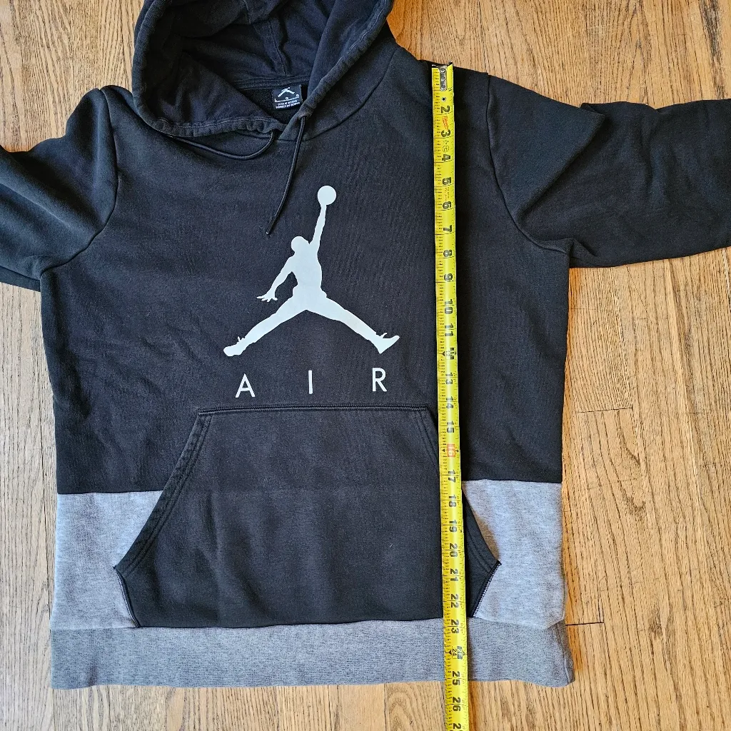 Air Jordan Black Hoodie Size L - Image 4