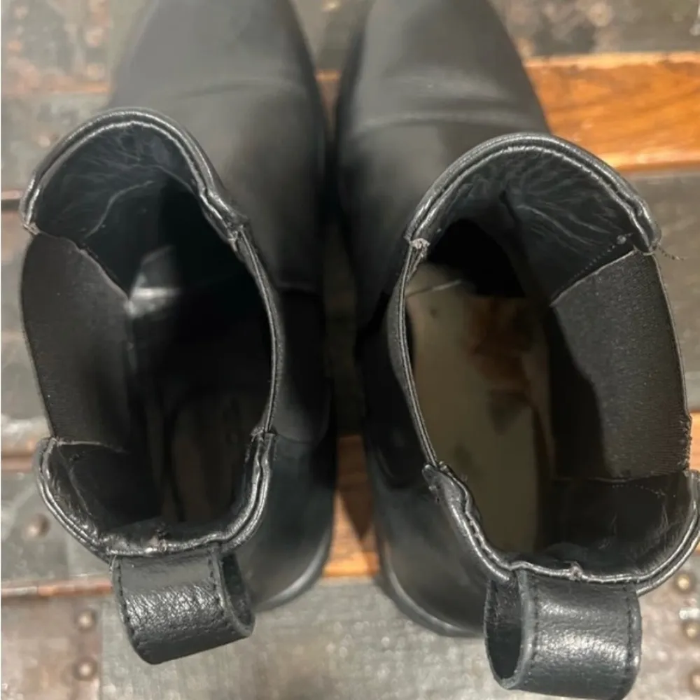 VINCE Womens Minimalist Chelsea Leather Boots - Image 5