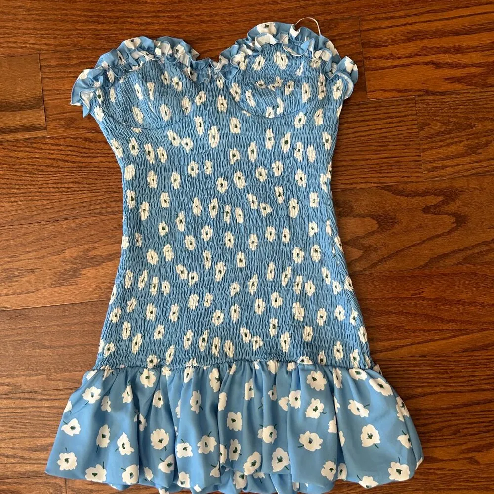 NWT LeLe Floral Ruffle Mini Dress Blue Size Medium Sweetheart Neckline Smocked - Image 15
