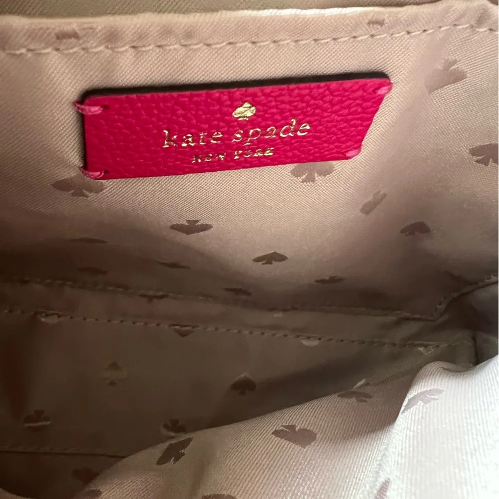 NWT CROSSBODY PURSE! - Image 5