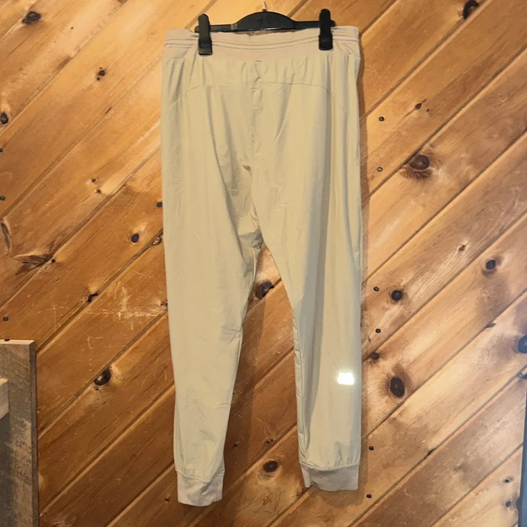 Arctix  women’s wander tech lightweight jogger pants - Image 6