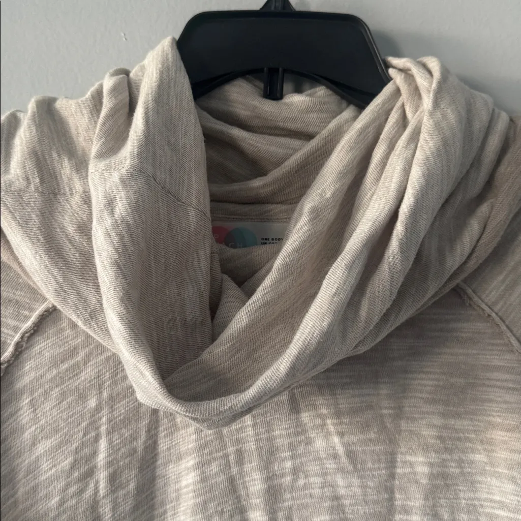 Free People FP Beach Women's Cocoon Cowl Neck Top Size M Based on Measurements - Image 8