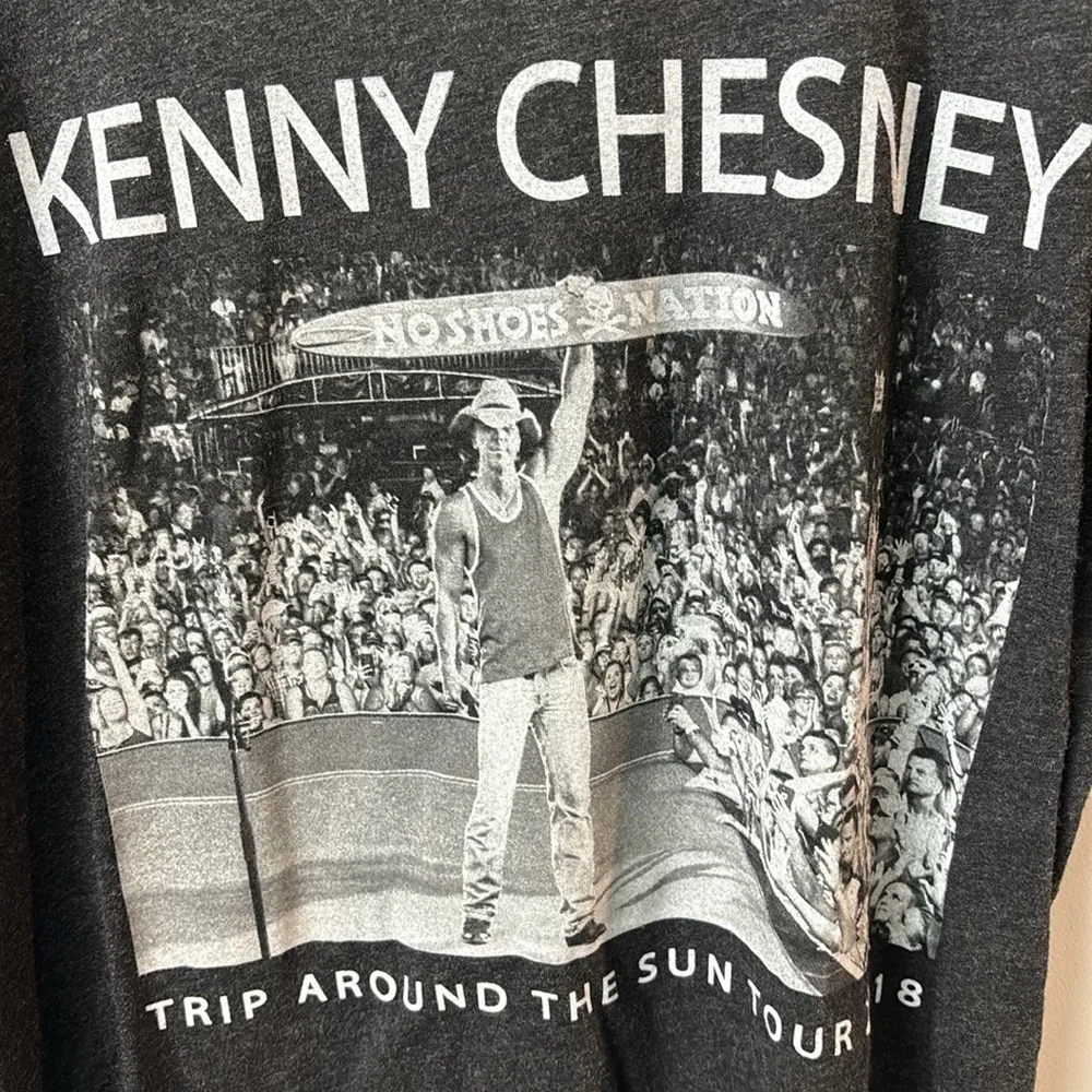 Kenny Chesney Trip Around the Sun 2018 Concert Tour Black tee Size Large. - Image 6