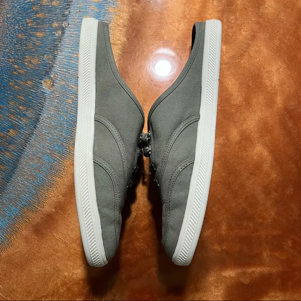 Vince Camuto Celiste Slip on green sneakers washable size 9.5 - Image 6