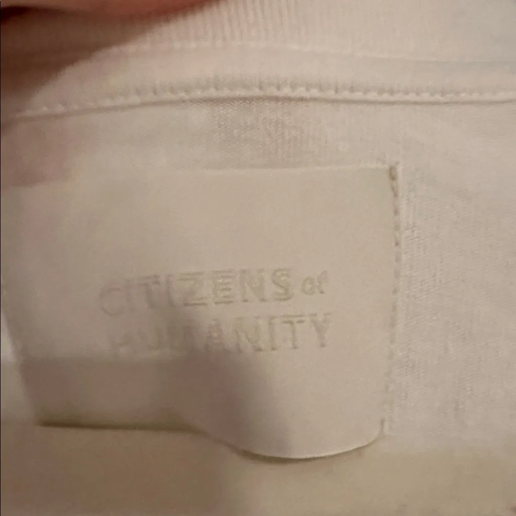 Citizens Of Humanity Cream V-Neck Muscle Tee xs - Image 2