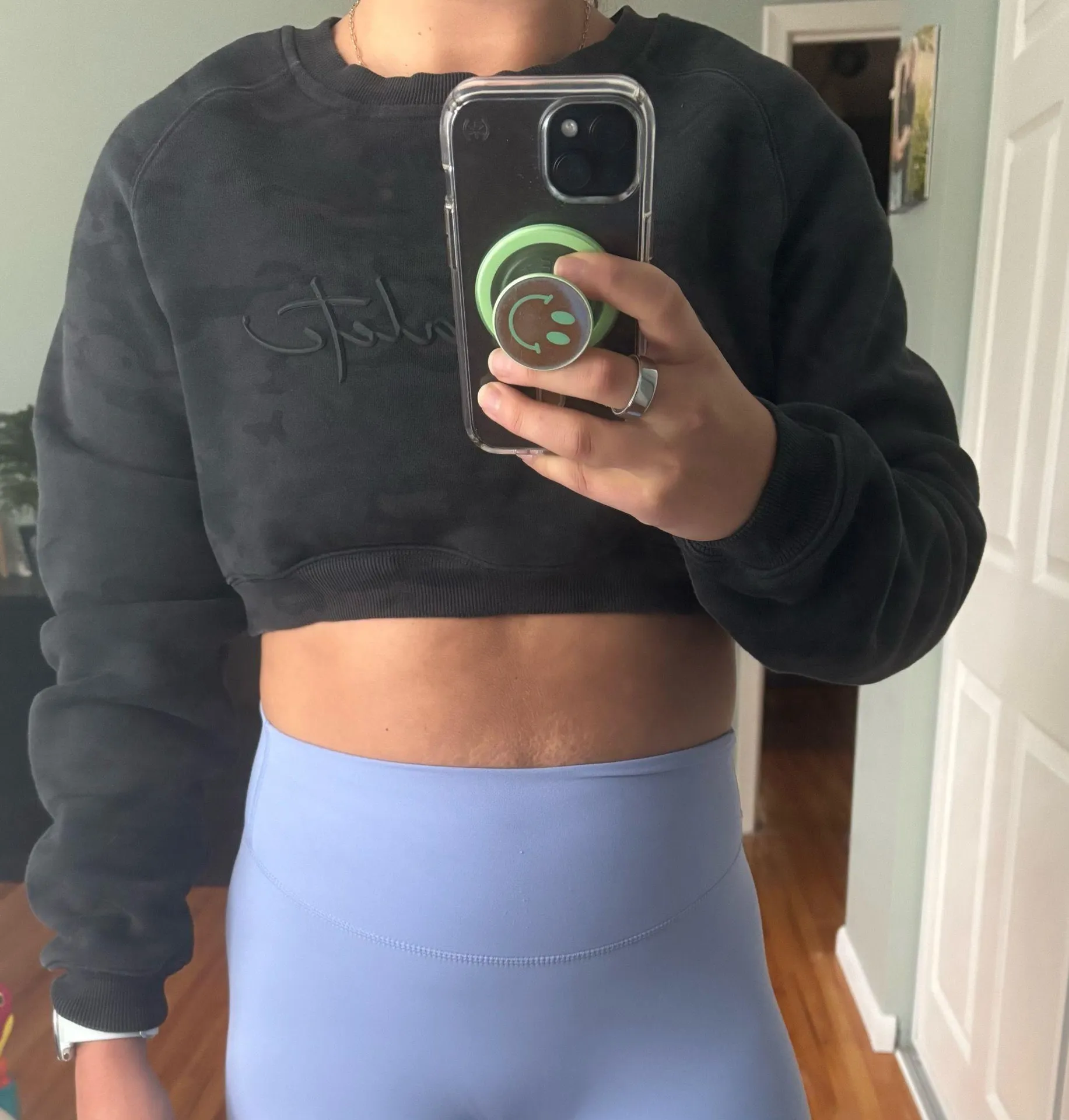 Alphalete Cropped Sweatshirt - Image 2