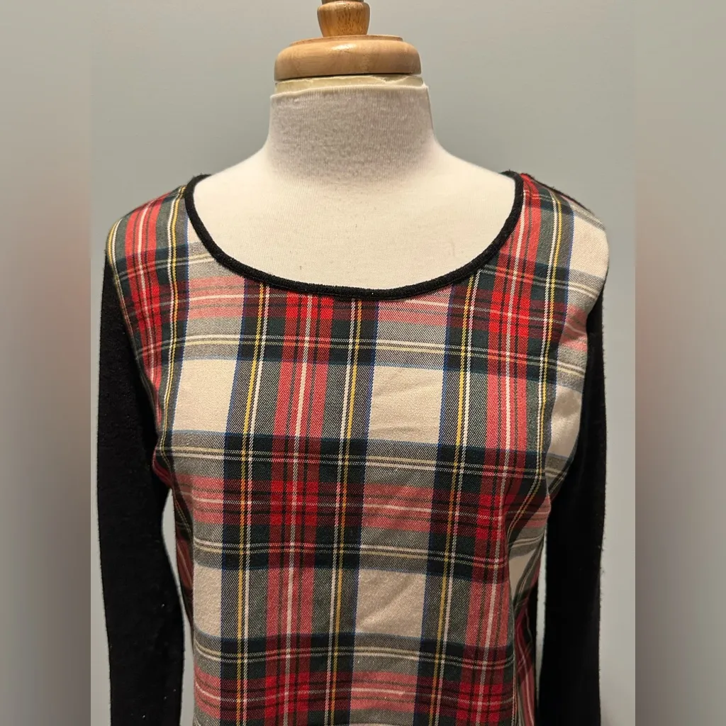 22nd tartan Plaid knit long sleeve dress. Size Large
Perfect for holidays Red - Image 4