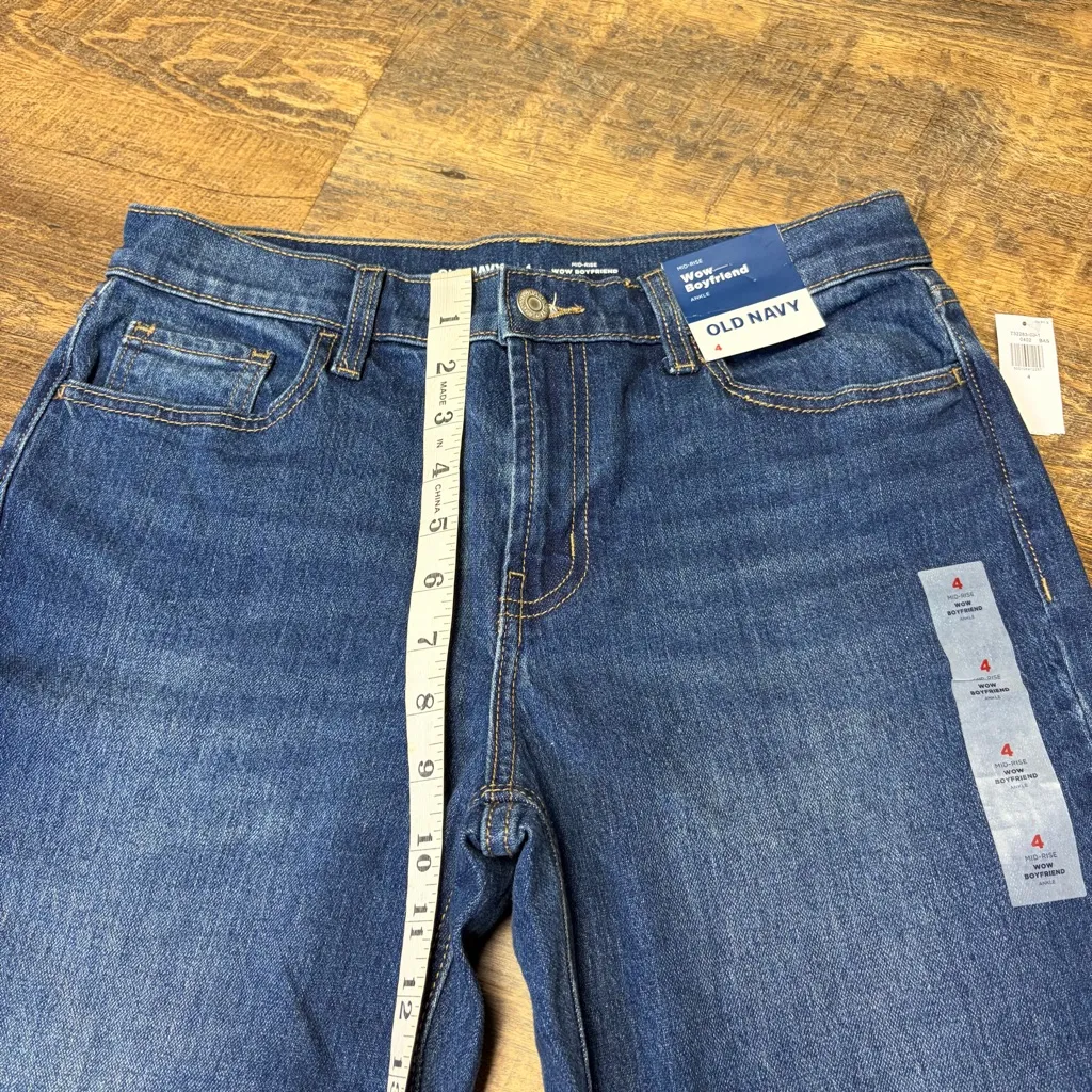NEW Old Navy Mid Rise Wow Boyfriend Jeans Women’s Size 4 Blue Denim - Image 4